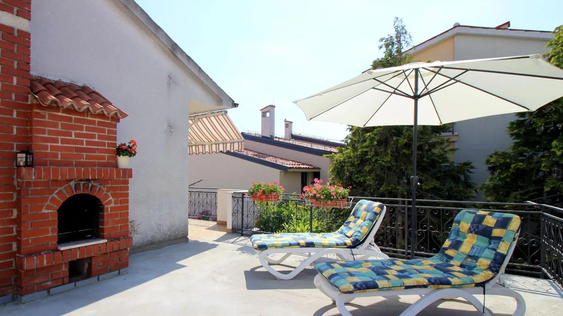 Apartment Ferienwohnung Gina Mit Terrasse, Grill Und Liegen Porec Croatia