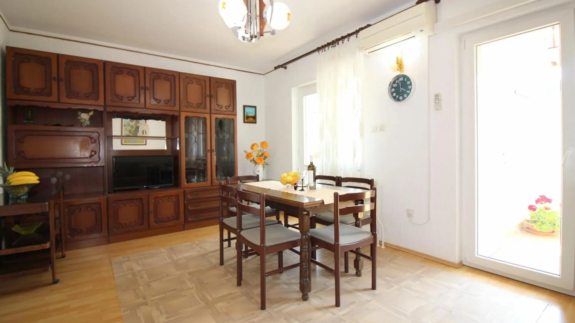 Ferienwohnung Gina Mit Terrasse, Grill Und Liegen Porec 0*,