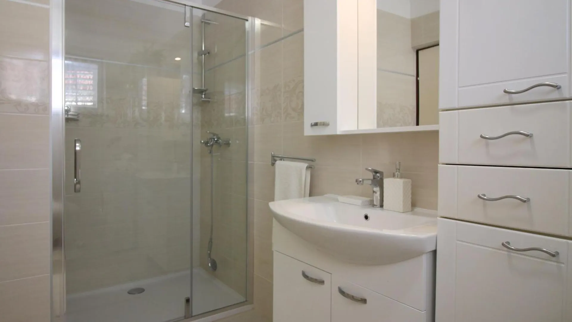 Apartment Ferienwohnung Gina Mit Terrasse, Grill Und Liegen Porec